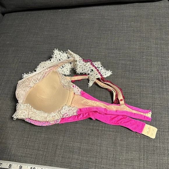 So Pink & White Bra Top with Embellishments & Balera Cropped Leggings Costume - Picture 9 of 17